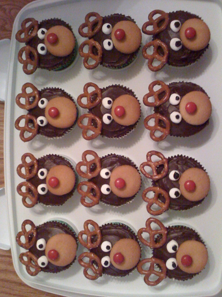 Belated Reindeer Cupcakes