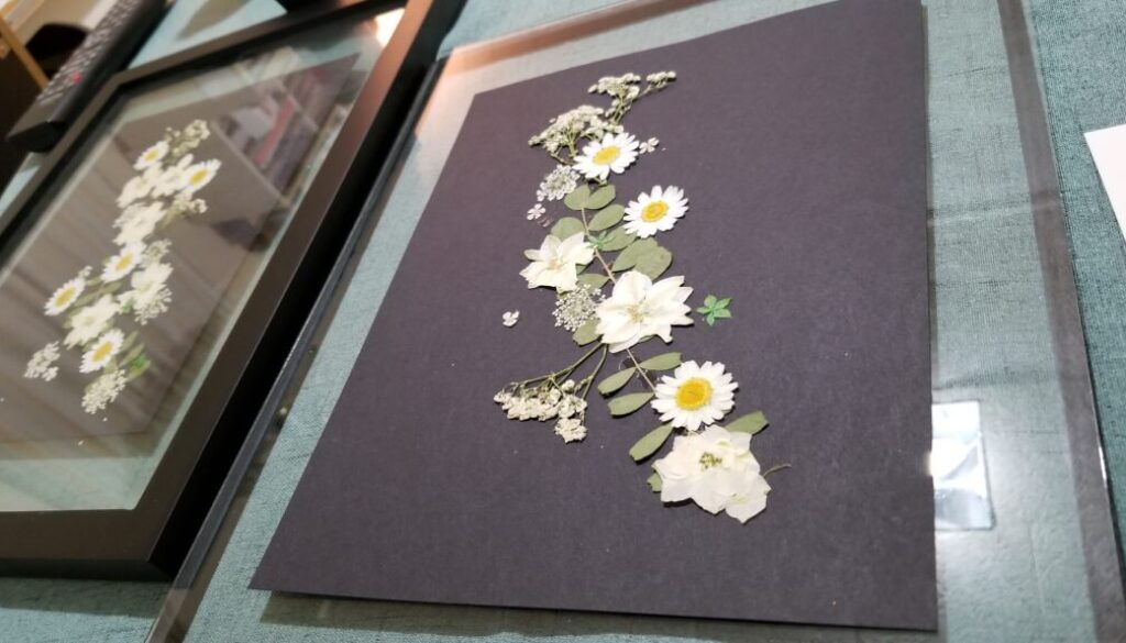 2021-02-27_Decorate-With-Pressed-Flowers (5) 2021-02-27_Decorate-With-Pressed-Flowers (5)